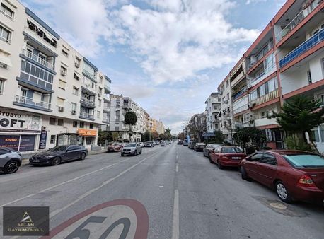 Bahçelievler Merkezi Konumda Temiz Bakımlı 3+1 Satılık Daire