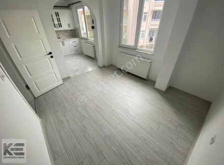 Kahvecioğlu Emlak'tan Cumhuriyet Mah.satılık Arakat 3+1 Daire