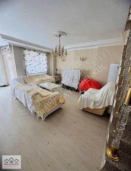 Sefaköy Merkezde Şömineli Masrafsız Oturuma Hazır 3+2 Dubleks