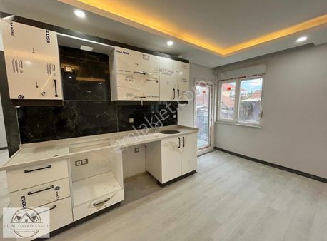 Hilal Gayrimenkul Den Yüksek Giriş Geniş 2+1