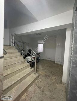 Salihli Ferah Caddesi Üzeri Satılık 2+1