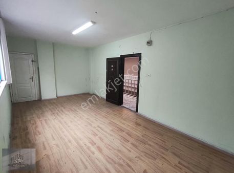 Sulyapıdan Güneşli Meydanda Kiralık Ofis