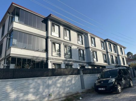 Karasu Çarşı Merkezde Mutfak Ayrı Yerden Isıtmalı Satılık 3+1 Daire