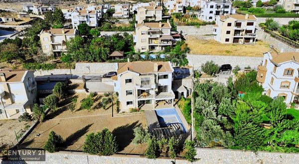 Seyrek Villakent Özel Tasarım Satılık 5+2 Müstakil Havuzlu Villa