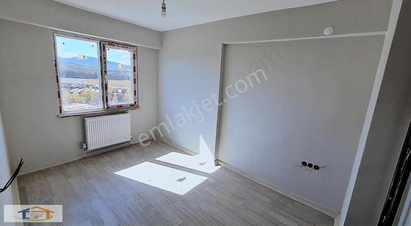 Bizim Emlaktan Kuzeykent Trend Urgancıda Satılık 1+1