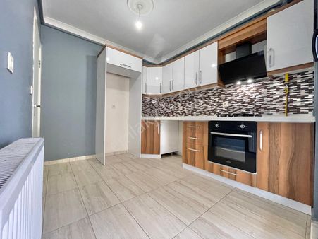 Berkay Demirel'den Akçayda 5 Yaşında Ön Cephe Ayrı Mutfak 2+1