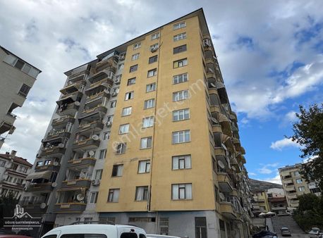 Uğur Gayrimenkul'den Şehir Manzaralı Satılık Asansörlü 3+1 Daire