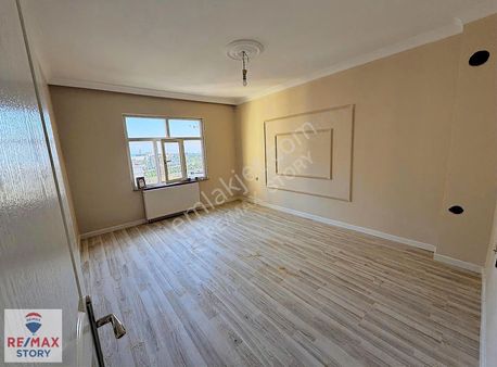 Çayırova Cumhuriyet Mah Özgünket Sitesi 3+1 Arakat Kiralık Daire