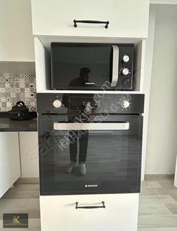 Bahçeyakada Atatürk Caddesi Üzerinde Geniş 2+1 Daire