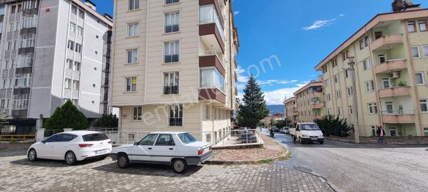 Tosya Emlak - Satılık Bahçelievler Mahallesinde 3+1 Ara Kat Daire