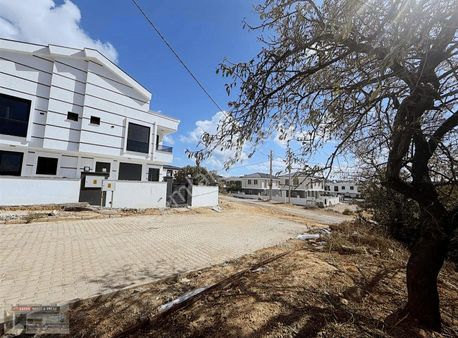 Hısarda Satılık 247 M2 30/60 İmarlı Arsa