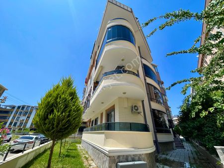 Berkay Demirel'den Altınkumda 3 Yaşında Geniş Lüks 1+1 Daire