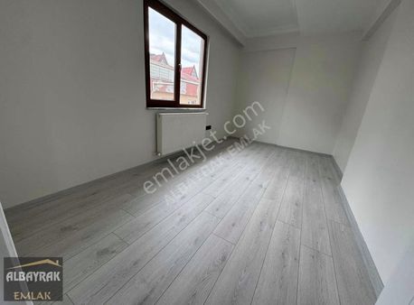 Albayrak Emlaktan İkbal Caddesinde Ön Cephe Çatı Dublex