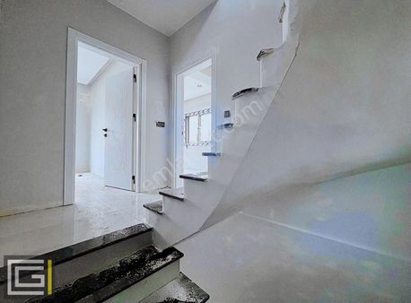 Nezih Konumda Müstakil Havuzlu Ve Yerden Isıtmalı Modern Villa!