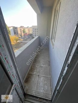 Ara Kat Yol Cephe 1+1 Daire