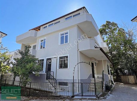 Marmaris Armutalan Merkezde Kiralık 5+1 Tripleks İkiz Villa