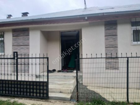 Artvin Şavşat Yavuz Köy De Satılık Arazi Ve Ev