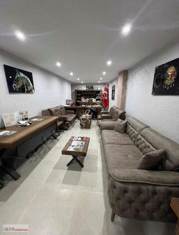 Çayırova Özgürlük Mahallesi'nde 200 Metre² İki Katlı Dükkan