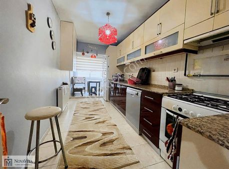 İzmir Üçyol Metro Yakını 135 M2 D.gazlı 3+1 Daire