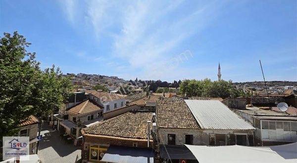 Urla Sanat Sokağı Girişinde 97 M2 Satılık Fırsat Ofis Büro