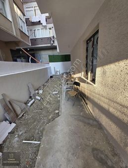 Uzman Dan Sıfır Bina 1+1 Giriş Kat E-5 Yakın Konumunda