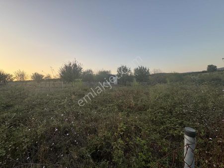 Uzuntarla'da 315m2 Hisseli Göl Manzaralı Yol Su Elk Mevcut