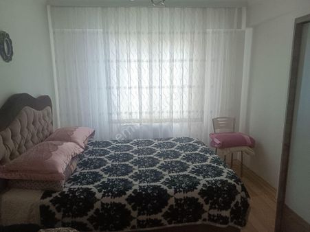 İstiklal Mahallesinde Kiralık 3+1 Ara Kat Daire