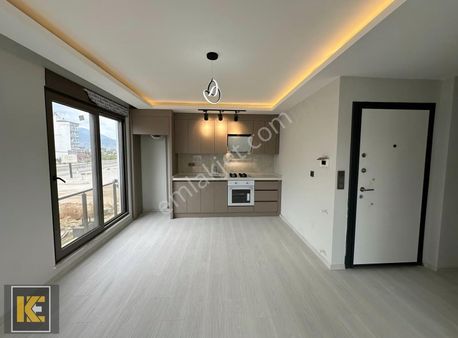 Kaan'dan...yeniköy'de 1+1 2. Kat Havuzlu Lüks Sıfır Daire...