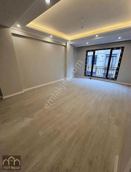 Cevatpaşa'da Satılık 3+1 Ebeveyn Banyolu Lüks Ara Kat Daire