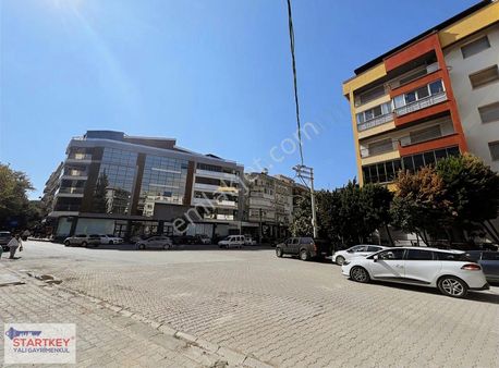 Karşıyaka Yalı Mahallesinde Tadilatlı Satılık Dubleks Daire