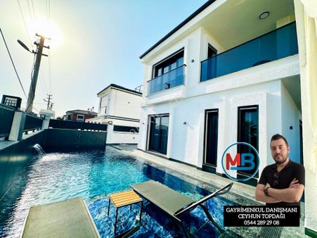 Didimde Satılık 4+1 Tam Müstakil Havuzlu Bahçeli Eşyalı Villa !
