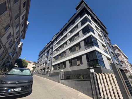 _ala_çınar'da Sıfır Geniş Ara Kat 1+1 Daire