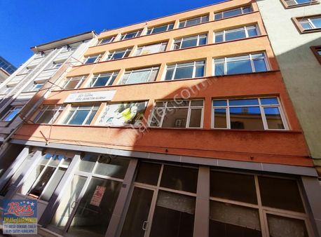 Konya Beyşehir Şehir Merkezinde Kiralık 5 Katlı Bina