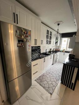 Cadde Üzeri Genç Bina **3+1 Lux Özel Yapım** 120 M2 Emsalsiz