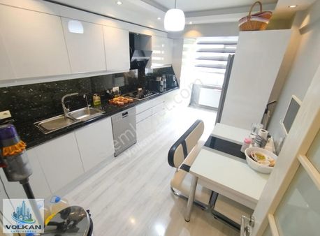 Volkan G.menkul'den İsmtpşa Mh 3+1139m2 Ultra Lüx Tramvayın Dibi