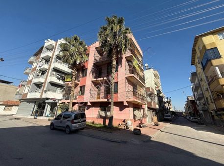 Genç Emlak'tan Sağlık Mah Satılık 4 Katlı Bina.