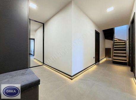 Minibüse Marmaraya Yakın Özel Dekorlu 150m²net Teraslı Dubleks