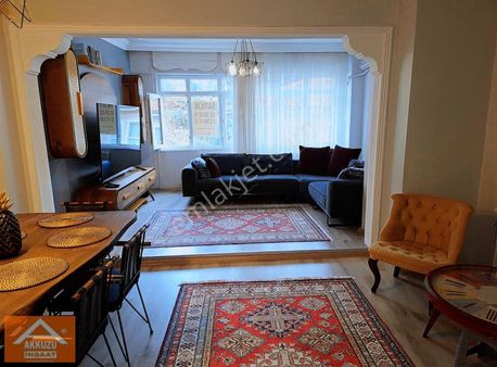 Eyüp Merkez'de İçi Mükemmel Tadilatsız 2+1 Çift Klimalı Akkuzu'd