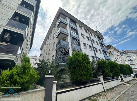 Demir Emlaktan Küçükyalı Orhan Sk M.yoluna 4.binada Dubleks