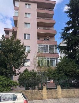 Küçükbakkalköy Taçspor Yanı Sağlık Sitesinde 3+ 1 Bakımlı