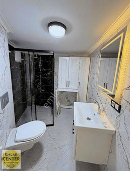 Emlak Center'dan Yarhasanlar Mah Satılık 3+1 Cadde Üstünde Daire