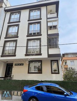 Ümraniye Çarşıda Satılık 2+1 Daire