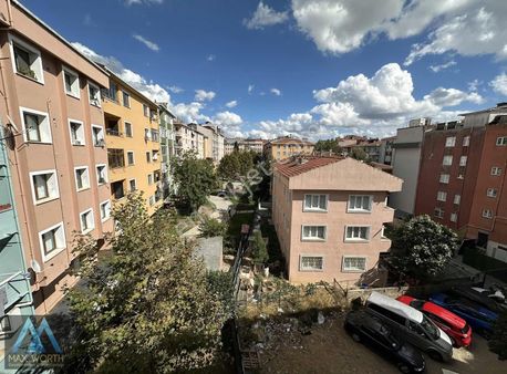 Ümraniye Çarşıda Atatürk Mahallesinde Kiralık 2+1 Daire