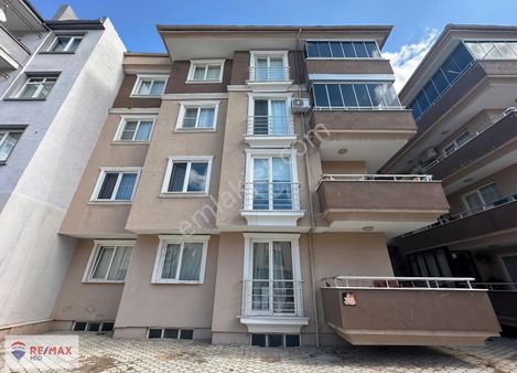 Remax Mid'den Plevne Mah. Hürriyet Caddesi'nde Satılık 2+1 Daire