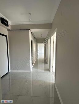 Başiskele Yeşilyurt Mahallesinde E.banyolu 3+1 Zemin Kat Daire