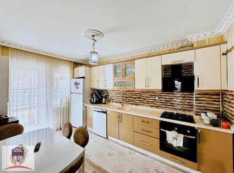 Pursaklar'da 2 Kat Asansörlü Fuul Yapılı Cadde Üstü Daire