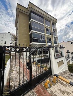 Tahsin Yazıcı Da 2+1 Genç Binada Satılık Daire