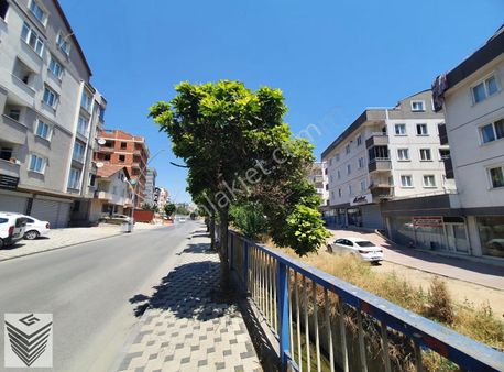 İskanlı..asansörlü..sığınaklı..2+1 Arakat..ana Caddede Daire..