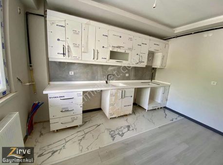 Zirve'de Çarşı Merkezde 2+1 Geniş Masrafsız Satılık Daire!