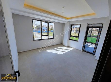 Şeker Emlktn Şehir Hastanesi Yaknı 100 M² 2+1 Özel Garajlı Daire